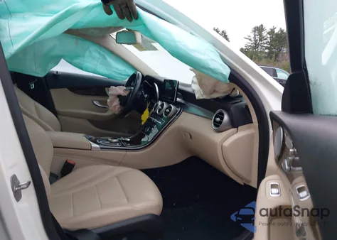 2017 Mercedes-Benz C 300 4Matic из США, поврежденный, VIN 55SWF4KB1HU185640